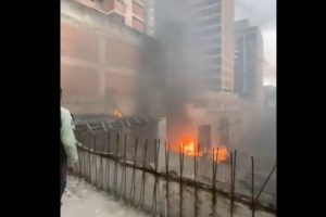 Fuerte incendio en Chacao