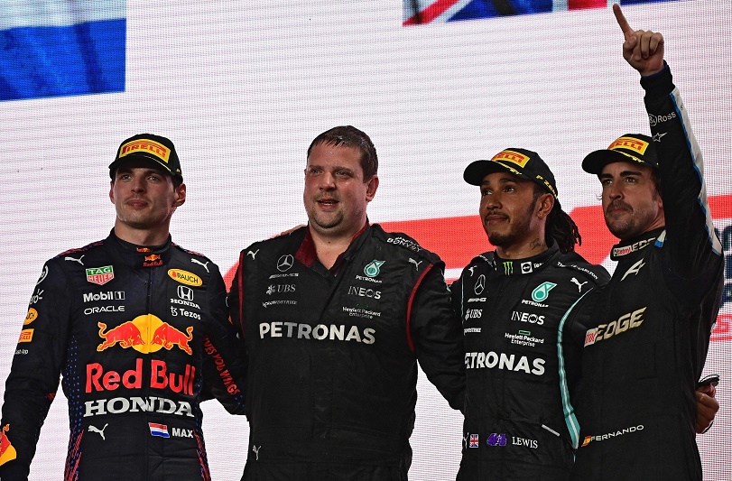 F1 - Lewis Hamilton gana de punta a punta en Catar ¡y Alonso queda tercero! - FOTO