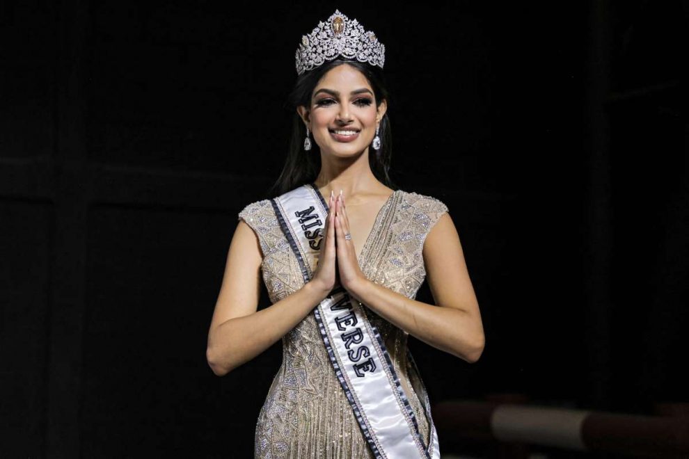Corona del Miss Universo fue ganada por la representante de India