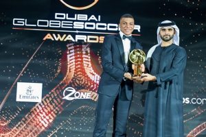 Kylian Mbappé, mejor jugador del mundo según los Globe Soccer Awards 2021 - FOTO