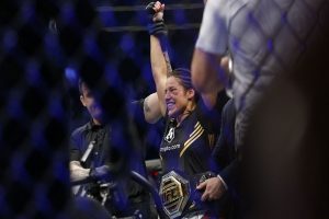 ¡Orgullo venezolano! Julianna Peña se corona campeona Peso Gallo en la UFC - FOTO
