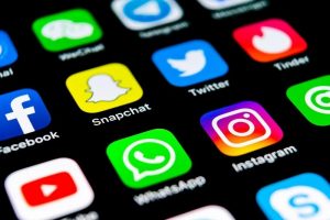 Informe revela que cifra de usuarios de redes sociales aumentó 10% en 2021 - FOTO