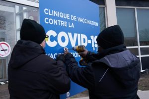 Quebec evalúa creación de impuesto a personas que no se han vacunado contra covid-19