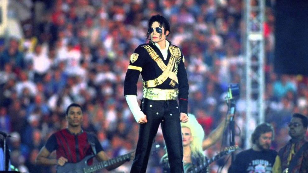 Michael Jackson es recordado en redes sociales por su presentación en el Super Bowl 1993