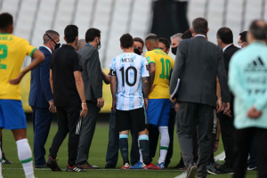 Por orden de la FIFA ¡Polémico Brasil v Argentina interrumpido en septiembre deberá jugarse! - FOTO