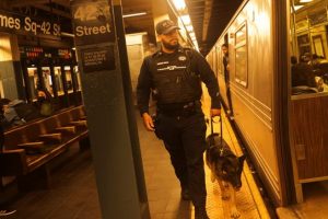 Buscan a autor del ataque que dejó al menos 29 heridos en el metro de Nueva York