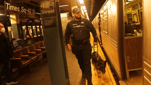 Buscan a autor del ataque que dejó al menos 29 heridos en el metro de Nueva York