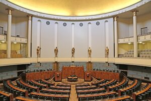 Parlamento finlandés aprobó con 95 % que el país se postule para ingresar a la OTAN