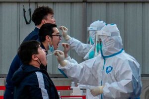 Mutación de ómicron detectada en China es más contagiosa que las cepas anteriores