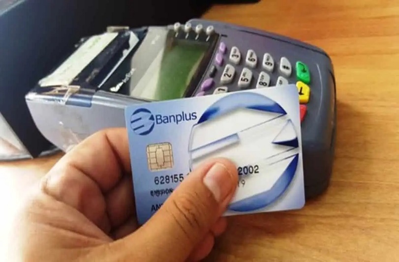 Diego Ricol - Banplus - ¡Una sola tarjeta de débito para hacer transacciones en bolívares y divisas! - FOTO