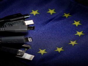 Unión Europea acuerda cargador único en dispositivos electrónicos para 2024 - FOTO