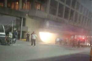 Un conato de incendio se registró este 21Jul en el estacionamiento del BCV