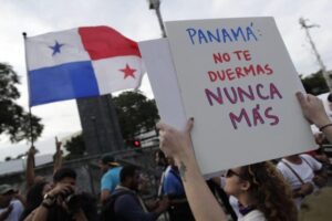 Protestas en Panamá llevan al presidente a trabajar un decreto para congelar precios del combustible y productos básicos