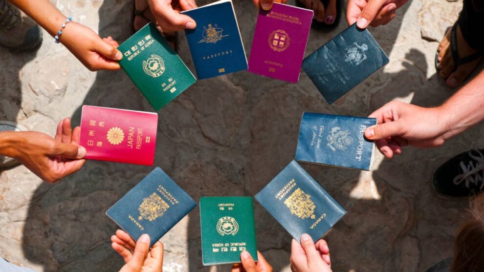 Foto referencial pasaportes