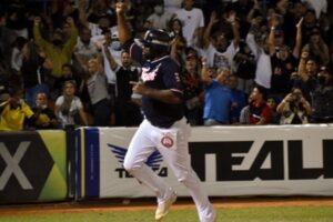 Los Tigres de Aragua anunciaron la incorporación del dominicano Denis Phipps