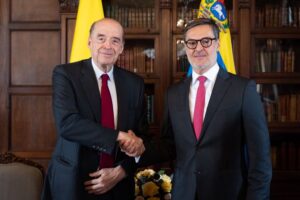 Embajador de Venezuela presentó credenciales antes autoridades colombianas
