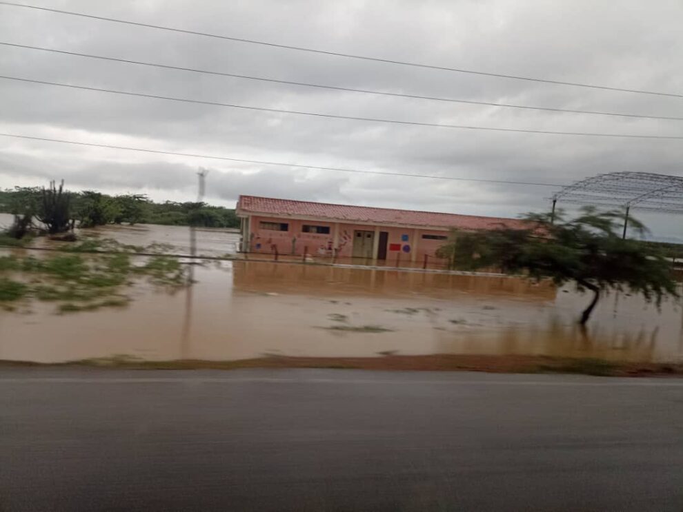 La Guajira venezolana afectada por las lluvias y desbordamiento del río Paraguachón