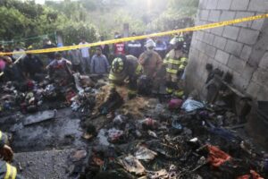 Guatemala | 12 fallecidos deja incendio en un poblado indígena