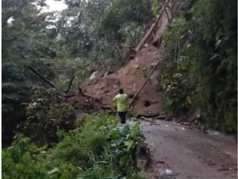 Carretera de Choroní obstaculizada por un nuevo deslizamiento de tierra