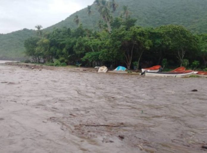 Habitantes de Cuyagua se mantienen alerta ante las constantes lluvias