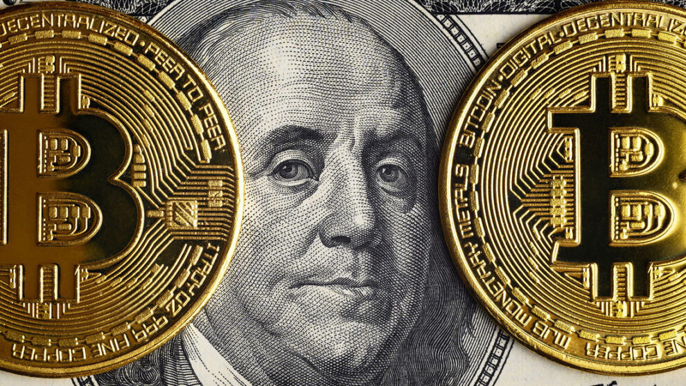 Dólar y Bitcoin