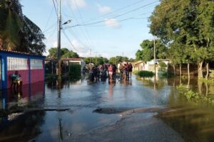 Anzoátegui | Lluvias causan inundaciones y afectan a más de 3 mil familias