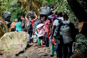 Panamá anunció que la entrada de migrantes por el Darién “ha disminuido”