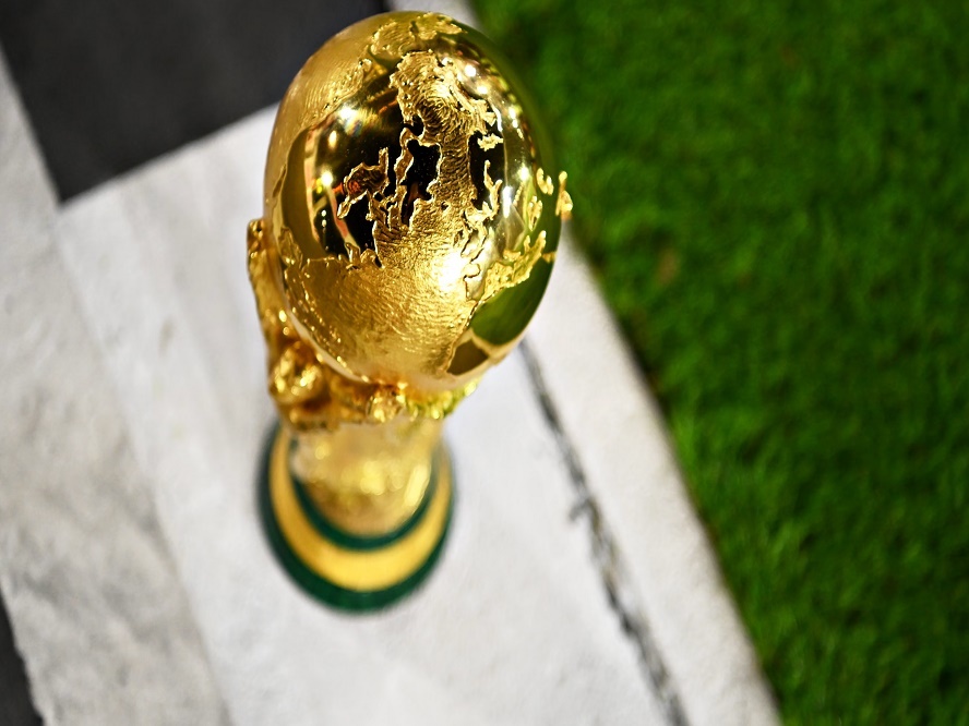 Catar 2022 - Autoridades incautan 144 trofeos falsificados del Mundial - FOTO