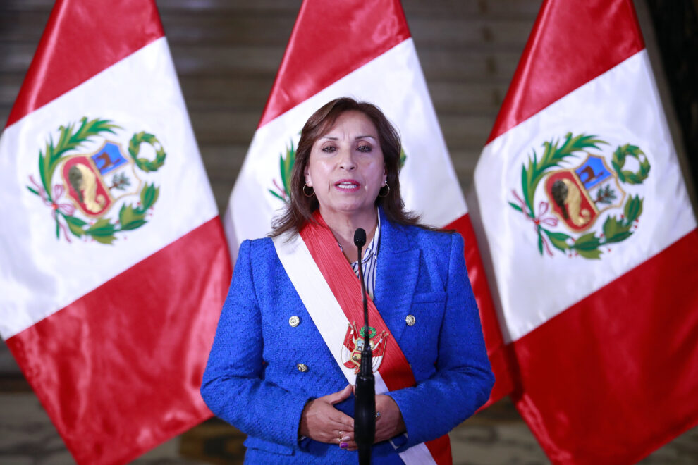 Fiscalía de Perú investigará a Dina Boluarte por presunto delito de “genocidio”
