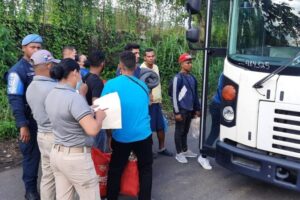 Regresan a Venezuela más de 100 migrantes provenientes de Panamá
