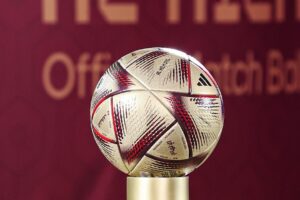 FIFA y Adidas presentan ‘Al Hilm’, el balón para las finales de Qatar 2022 - FOTO