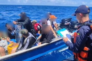 Reportan la desaparición de un buque con más de 20 viajeros