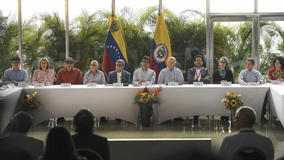 Diálogos en Caracas | Gob. Colombiano y el ELN retoman diálogos este 18Ene