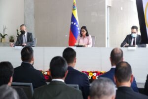 Delcy Rodríguez sostuvo reunión con representantes de la banca pública y privada - FOTO