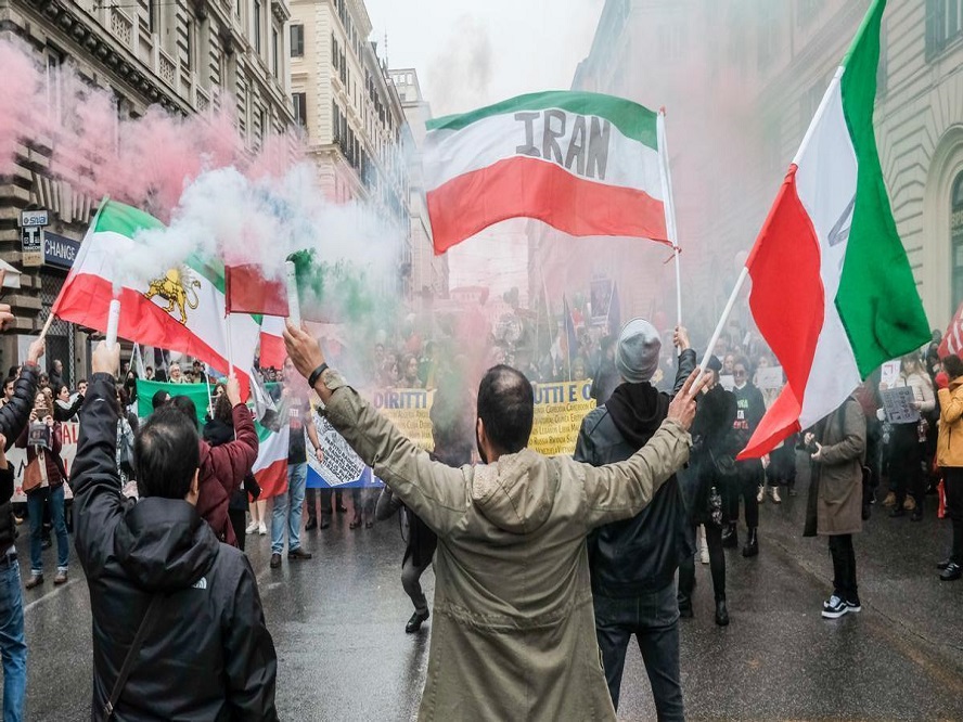 Unión Europea ampliará sanciones contra Irán debido a represión de protestas - FOTO