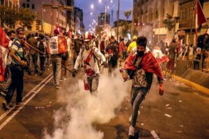 Unión Europea condena uso de violencia en Perú y pide superar crisis con diálogo - FOTO