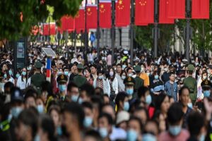 ¡Histórico! China ve caer su población por primera vez en 60 años - FOTO