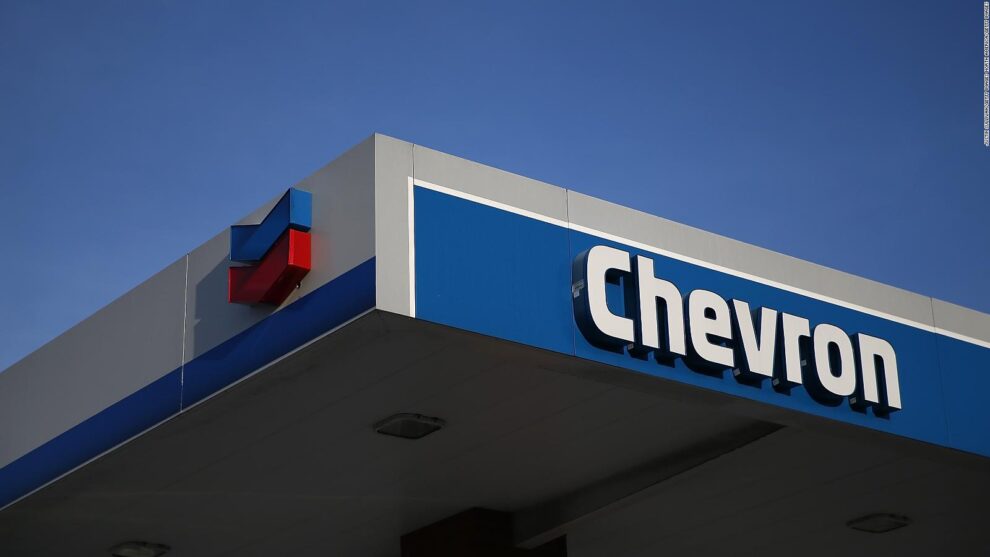 EE.UU. otorga a Chevron una autorización limitada para extraer petróleo en Venezuela