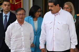 Gustavo Petro y Nicolás Maduro se reúnen en Caracas