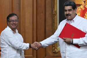 Petro aboga por la reintegración de Venezuela a los grupos regionales