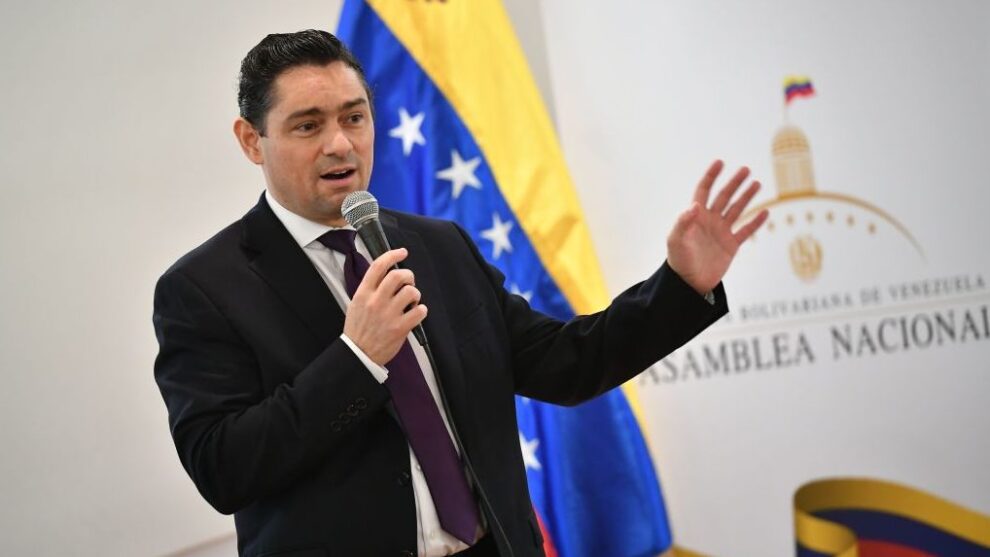 La “embajada” de la oposición de Venezuela suspende operaciones en Washington