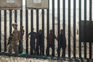 Crece la zozobra entre migrantes en la frontera de México por Ley SB4 de Texas