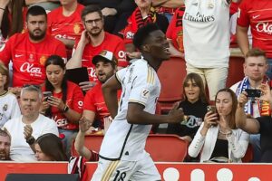 Real Madrid firme en el liderato de La Liga gana con gol de Tchouameni