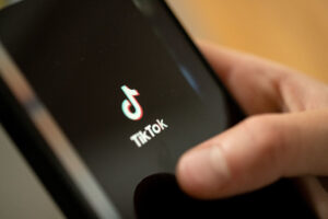 Senado de EE.UU. aprueba el proyecto de ley que prohibiría TikTok en el país