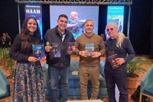 Tarek William Saab presenta su libro "Discursos al pie del Hemiciclo" en Mérida