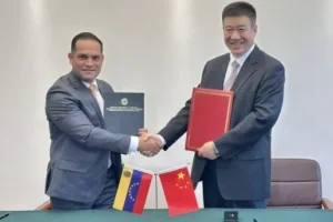 Venezuela y China formalizan protocolos para vuelos comerciales entre ambas naciones